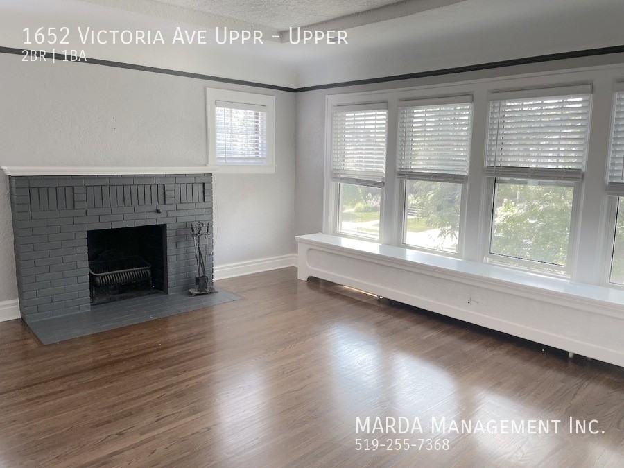 1652 Victoria Ave Uppr - Photo 2 of 27