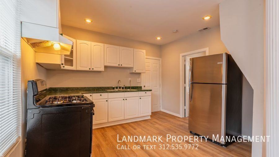 1529 W Cortez St #2F - Photo 3 of 22