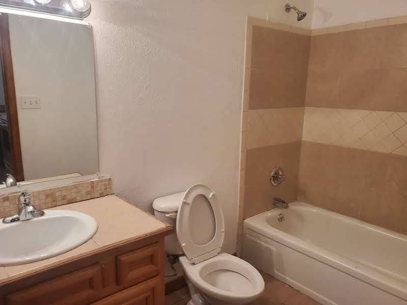 8002 Trapier Ave #1A - Photo 7 of 9