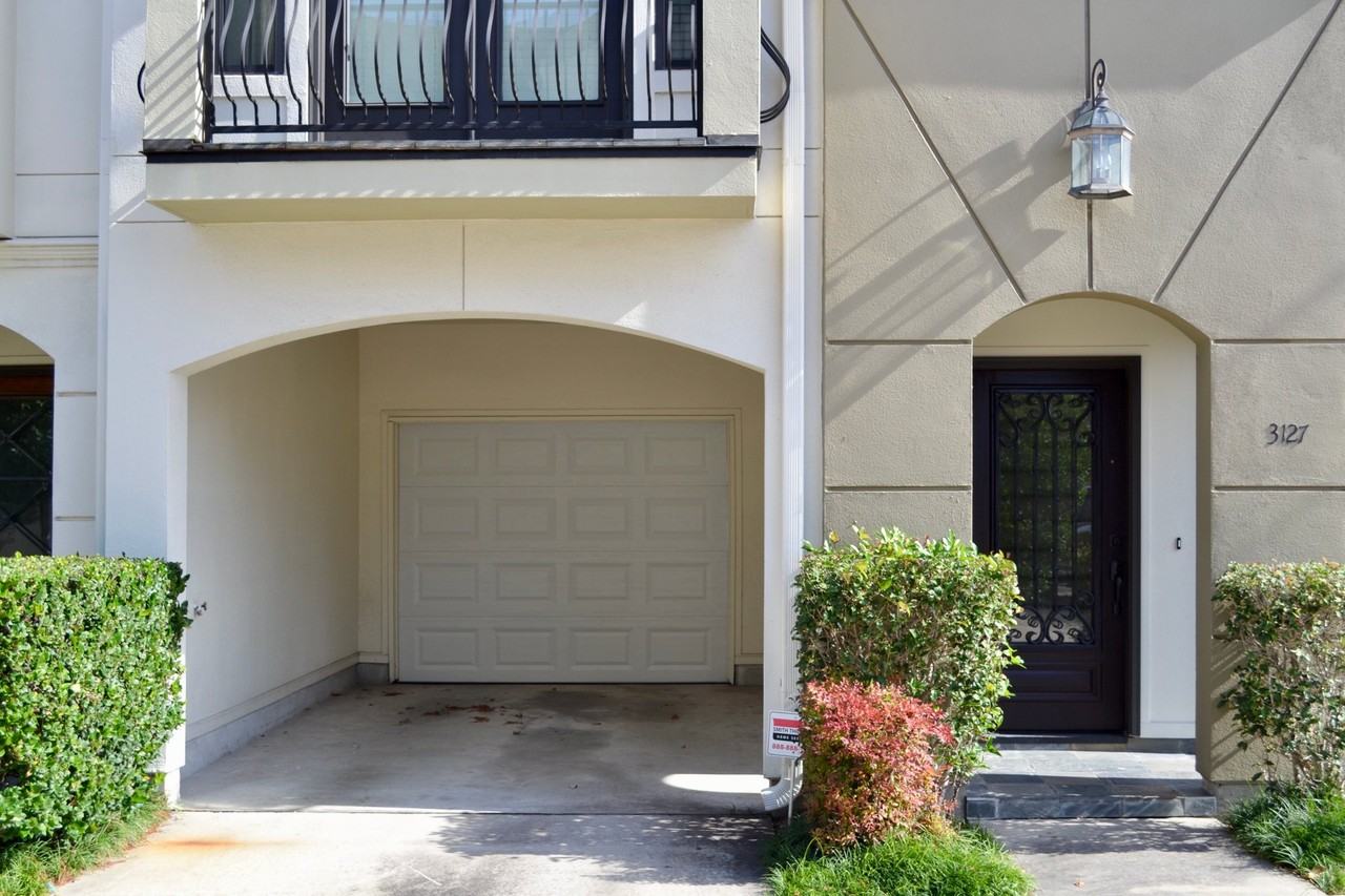 3127 Fairdale Oaks E - Photo 2 of 15