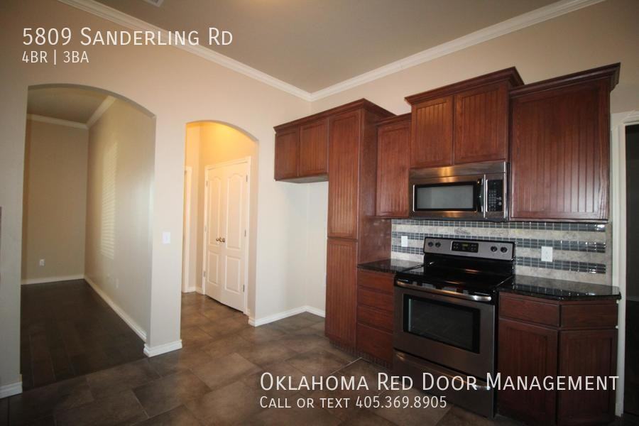 5809 Sanderling Rd - Photo 2 of 32