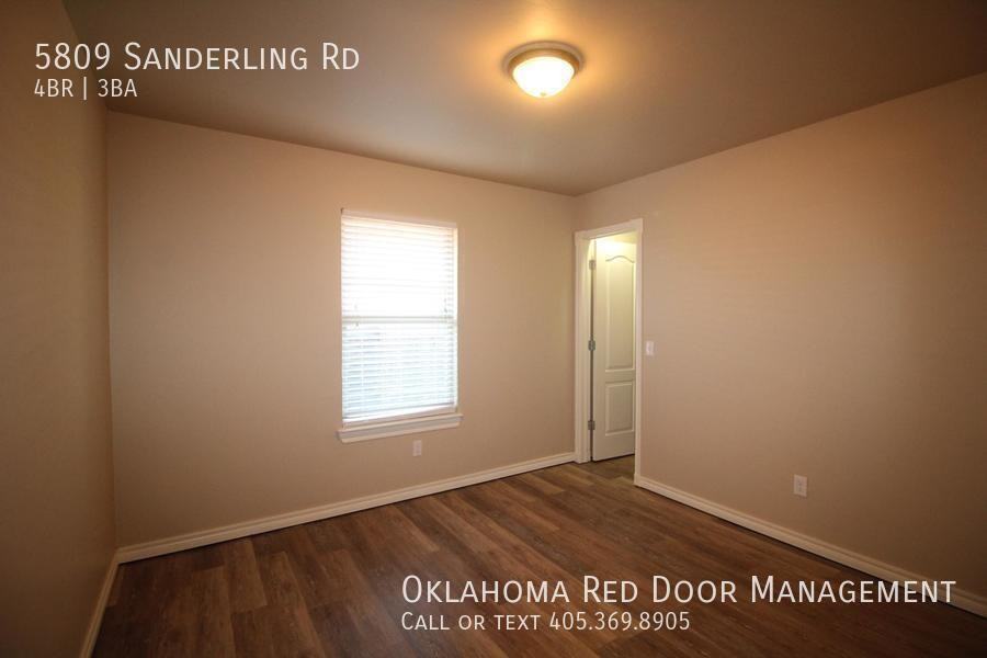 5809 Sanderling Rd - Photo 3 of 32
