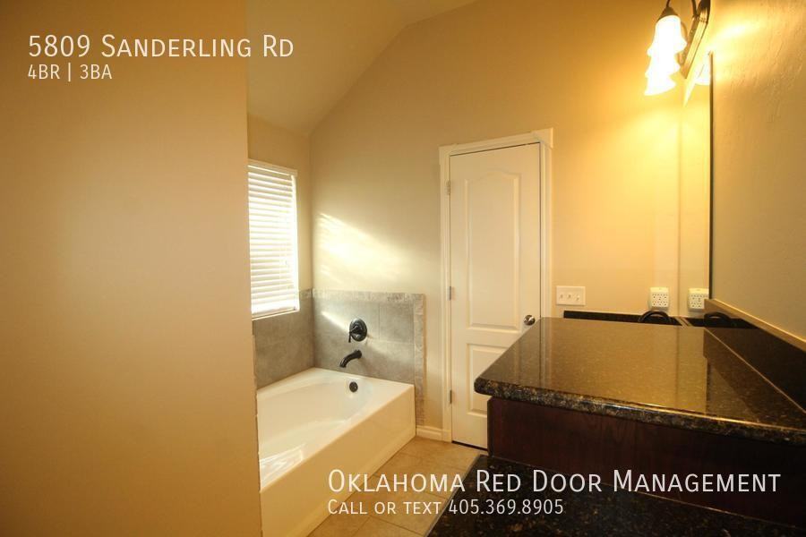 5809 Sanderling Rd - Photo 5 of 32