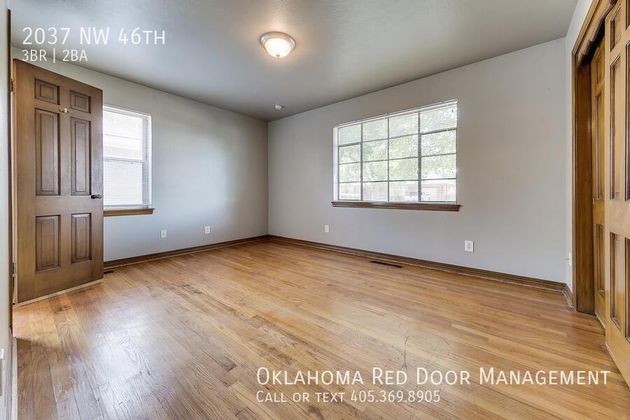 2037 Nw 46th St - Photo 7 of 35