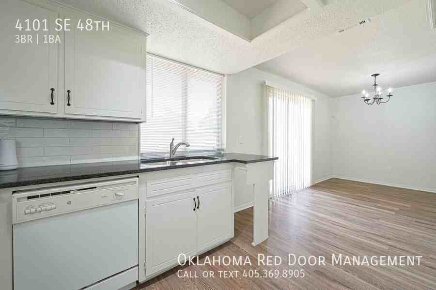 4101 Se 48th St - Photo 2 of 20