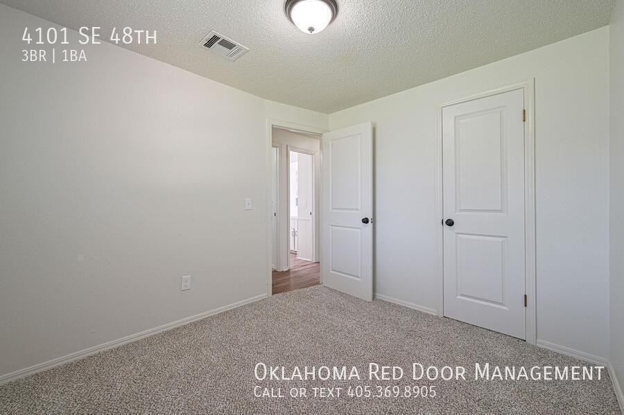 4101 Se 48th St - Photo 4 of 20