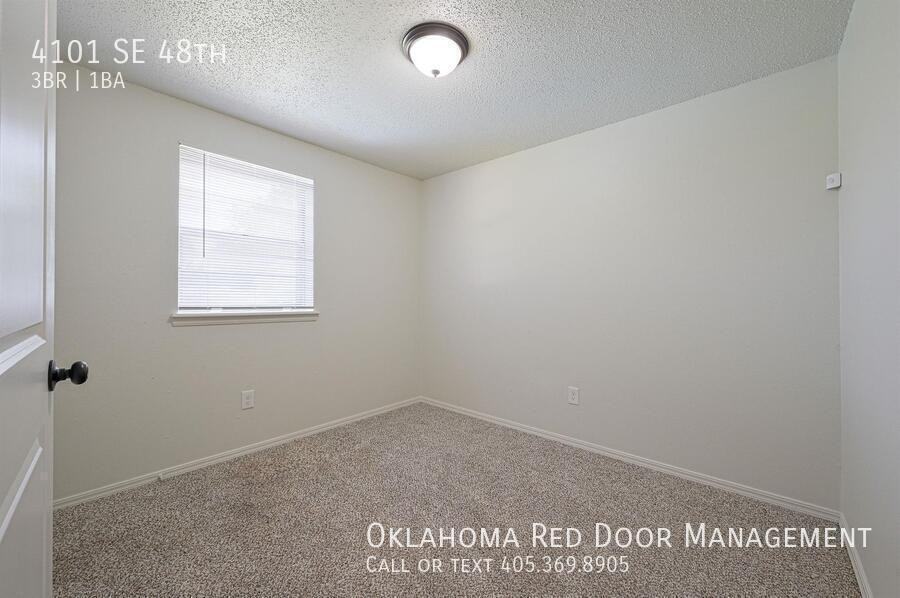 4101 Se 48th St - Photo 5 of 20