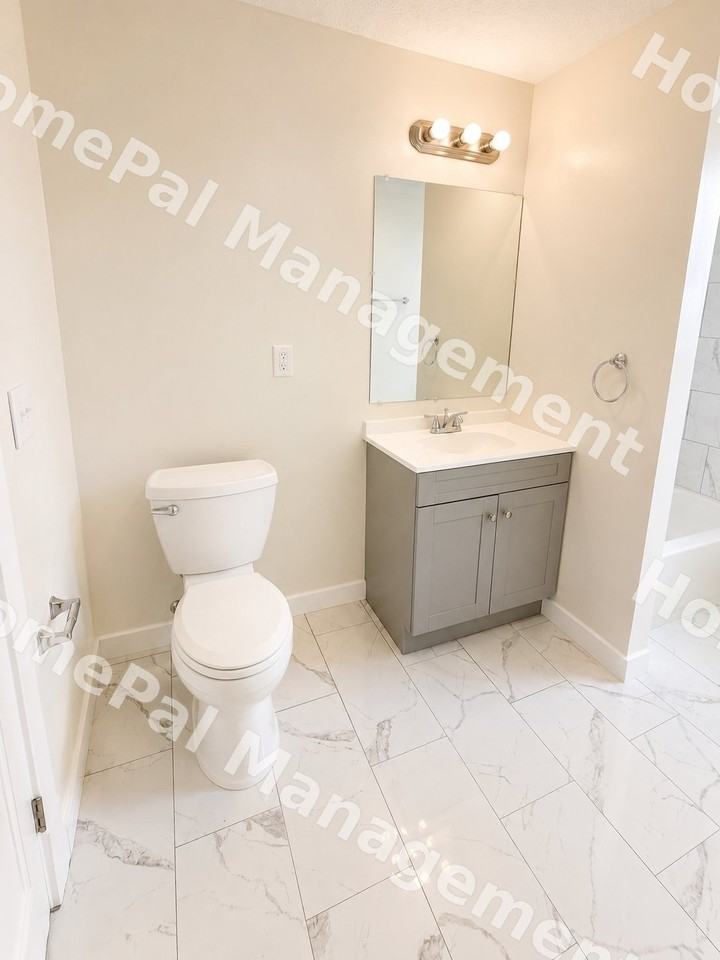 2416 Fowler Ave - Photo 4 of 16
