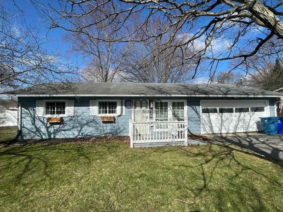 635 Yacavona St - Photo 3 of 23