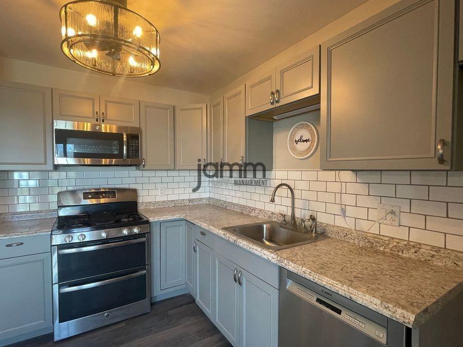 635 Yacavona St - Photo 5 of 23