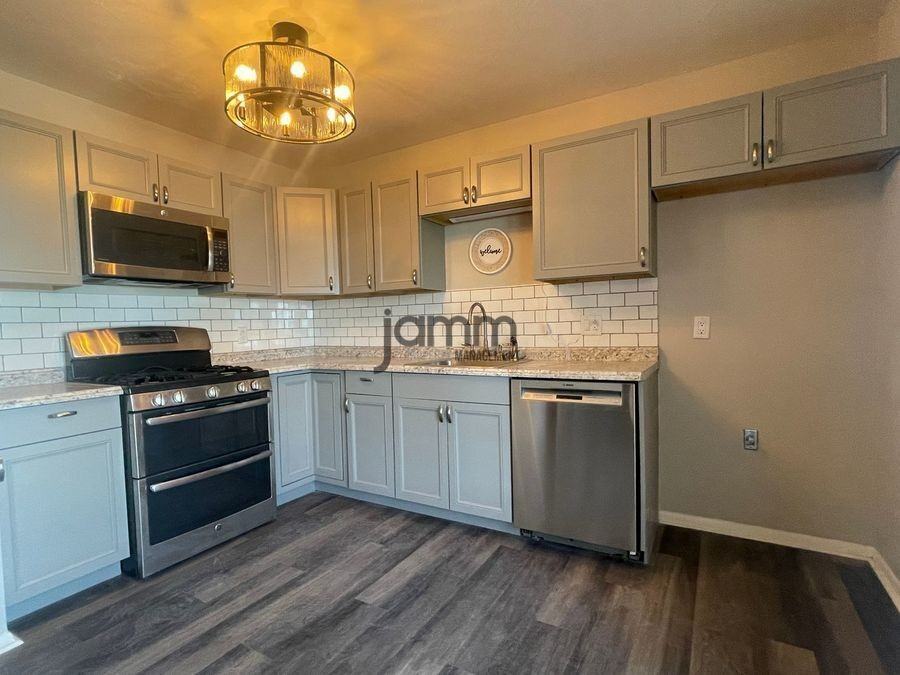 635 Yacavona St - Photo 6 of 23