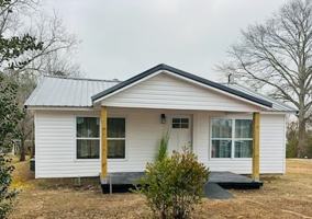 featured image of 106 Convent Rd Ne