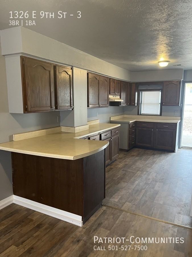 1326 E 9th St #3 - Photo 5 of 14
