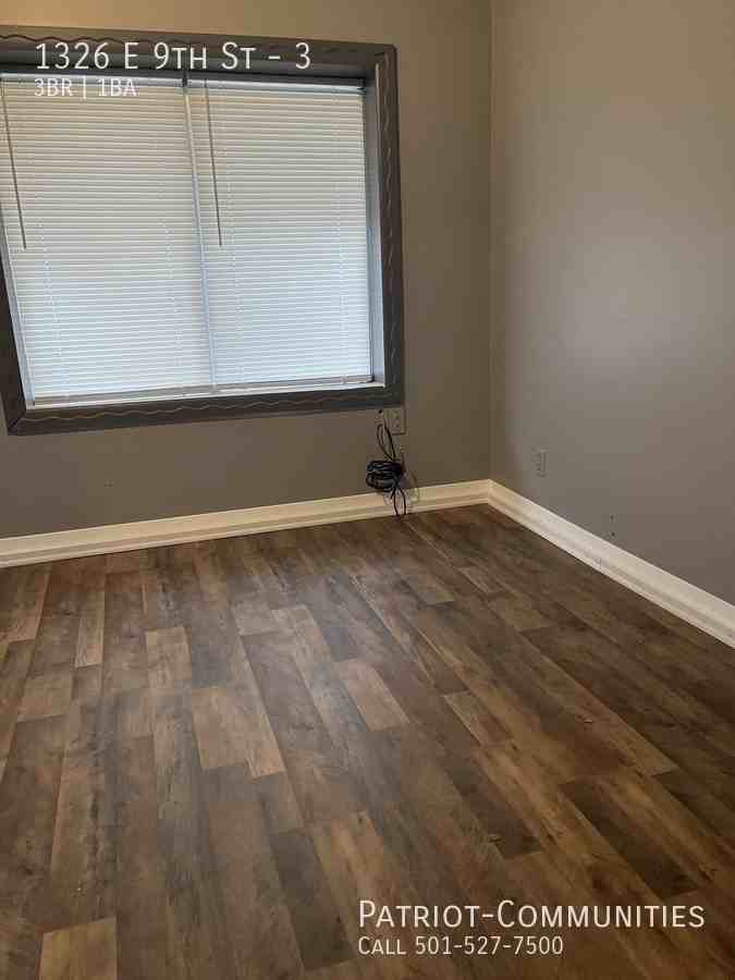 1326 E 9th St #3 - Photo 6 of 14