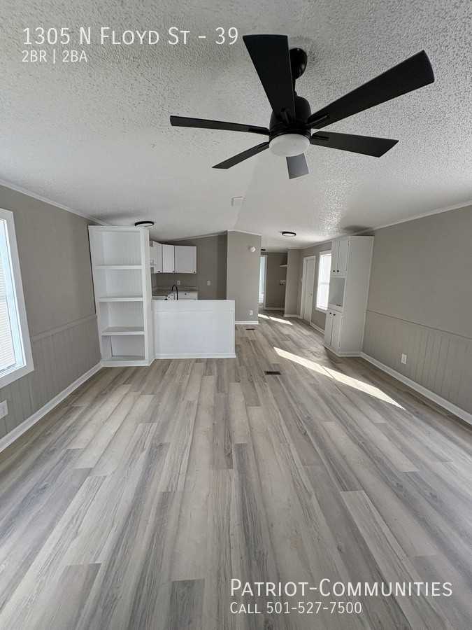 1305 N Floyd St #39 - Photo 3 of 9