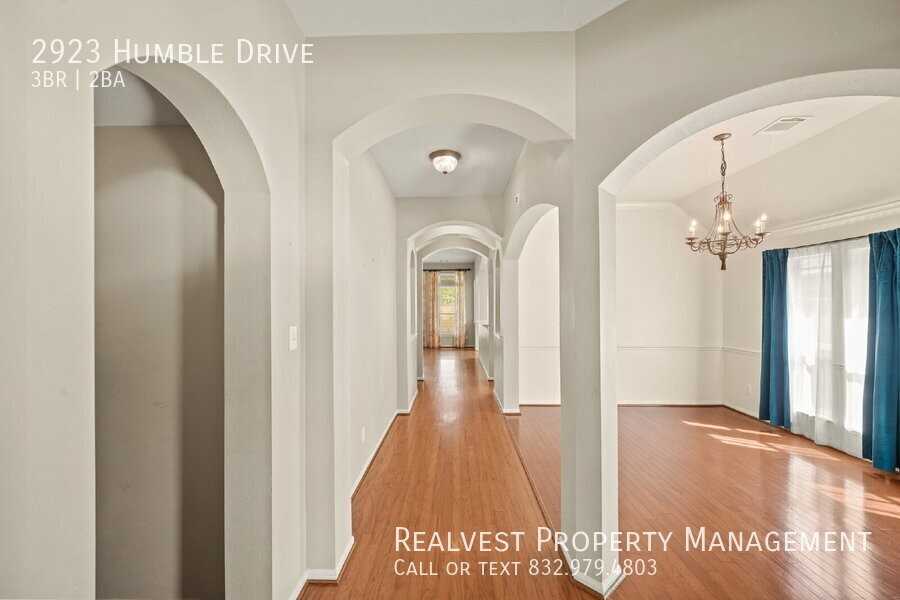 2923 Humble Dr - Photo 3 of 21