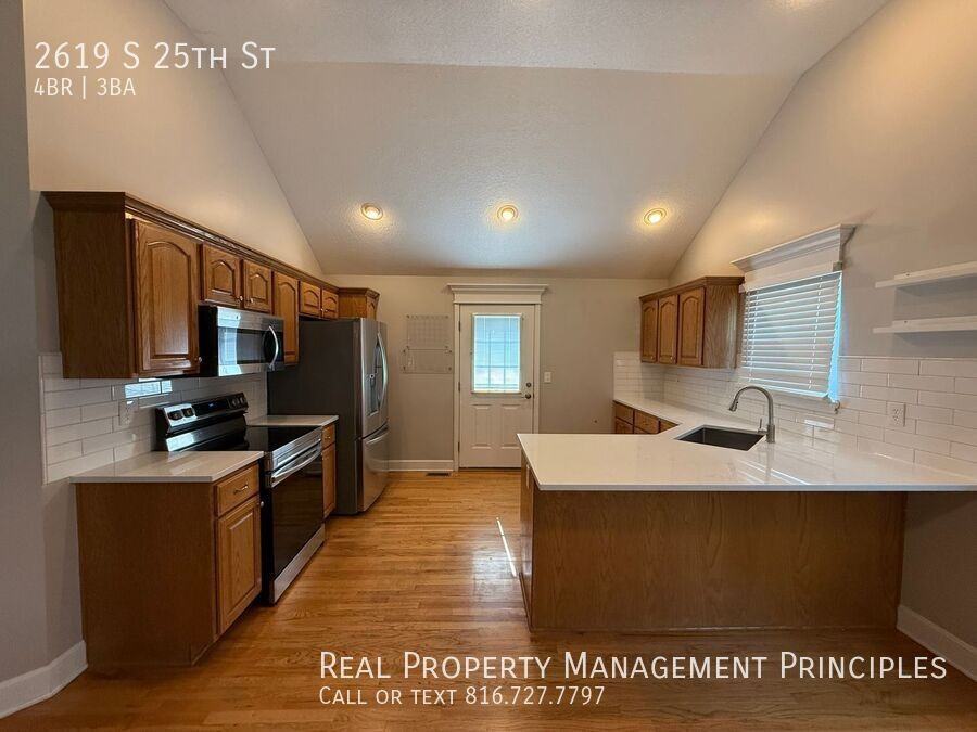 2619 S 25th St - Photo 5 of 21