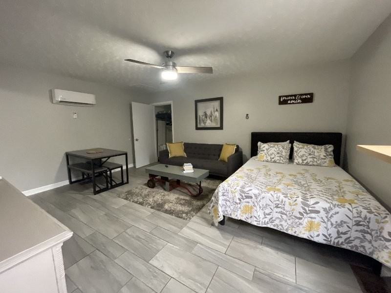 1238 S State Ave #4