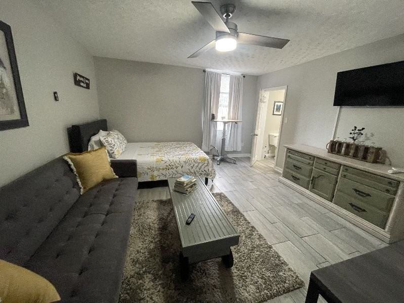 1238 S State Ave #4 - Photo 3 of 12
