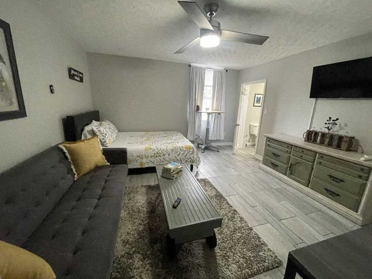 1238 S State Ave #4 - Photo 5 of 12