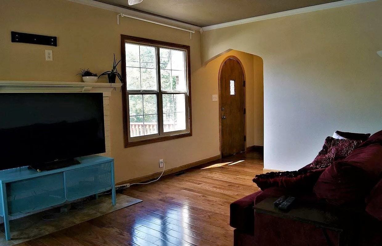 110 5th Street North - Photo 4 of 8