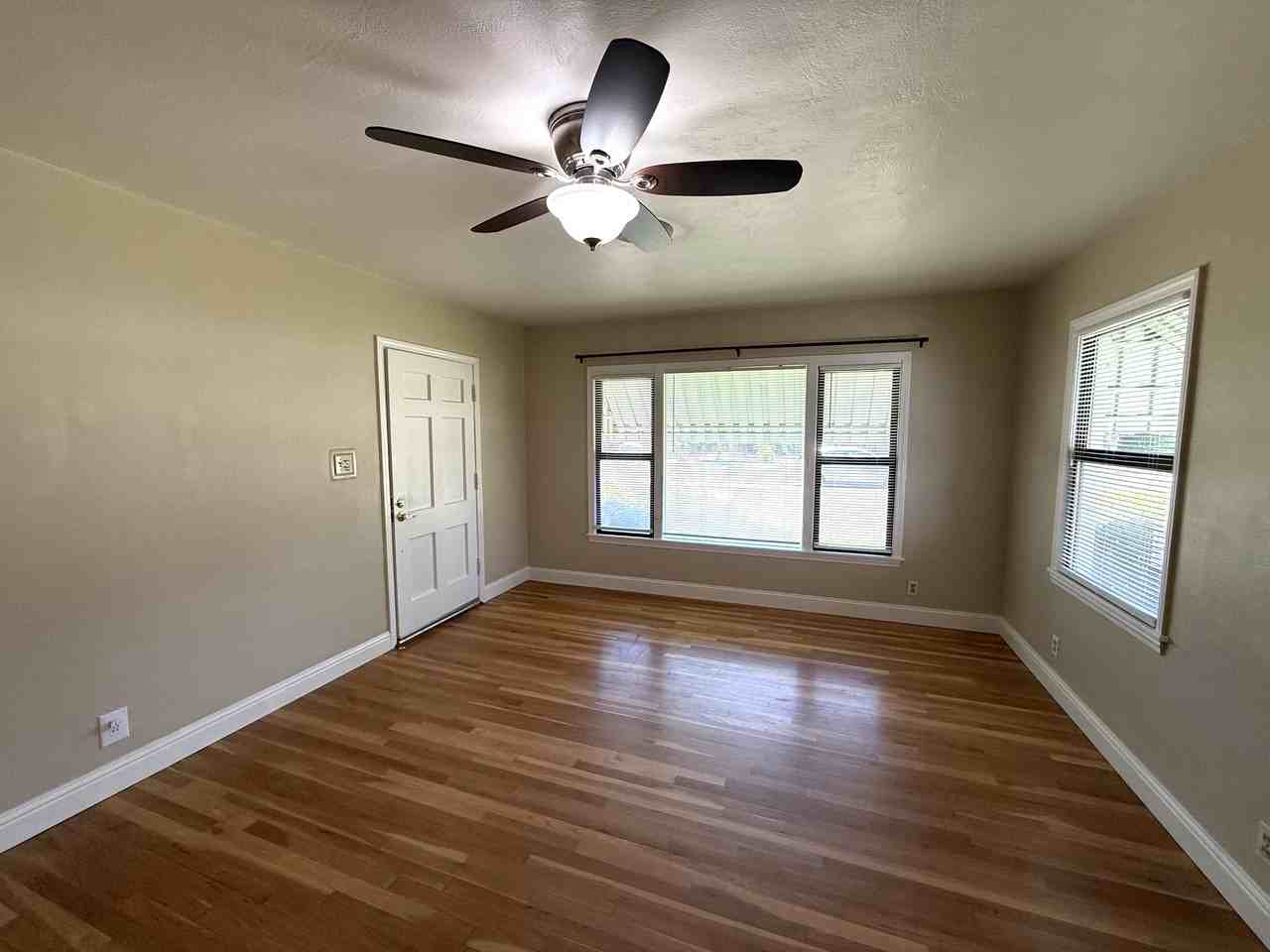1316 Arbutus Ave #1 - Photo 3 of 13