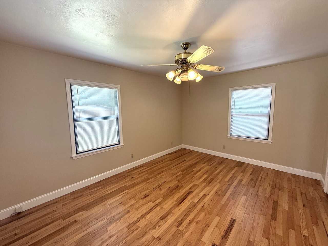 1316 Arbutus Ave #1 - Photo 6 of 13