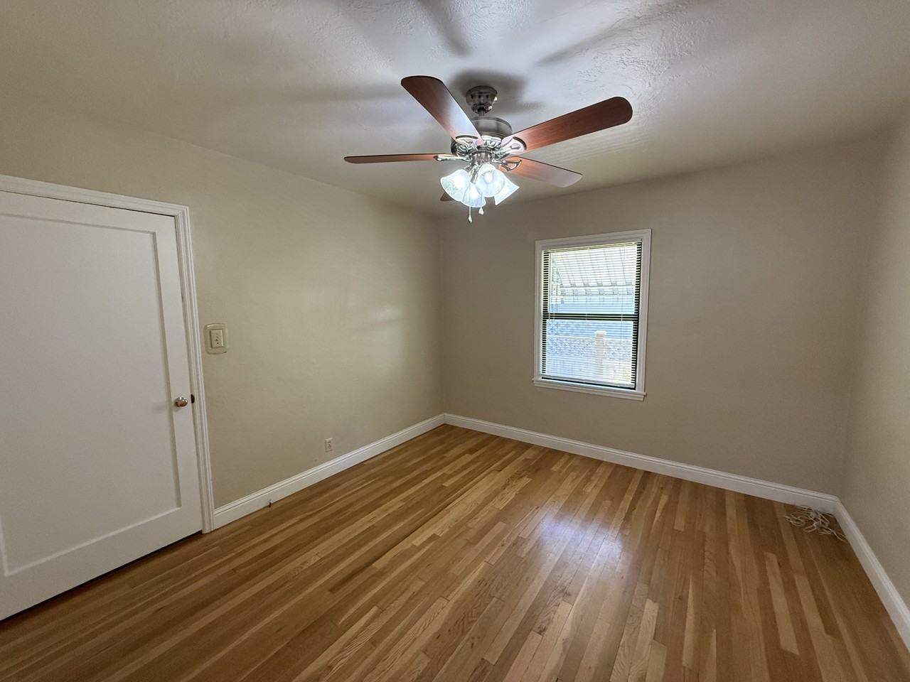 1316 Arbutus Ave #1 - Photo 7 of 13