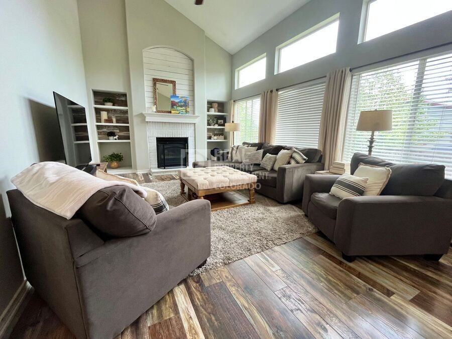 420 Dunhill St - Photo 7 of 20