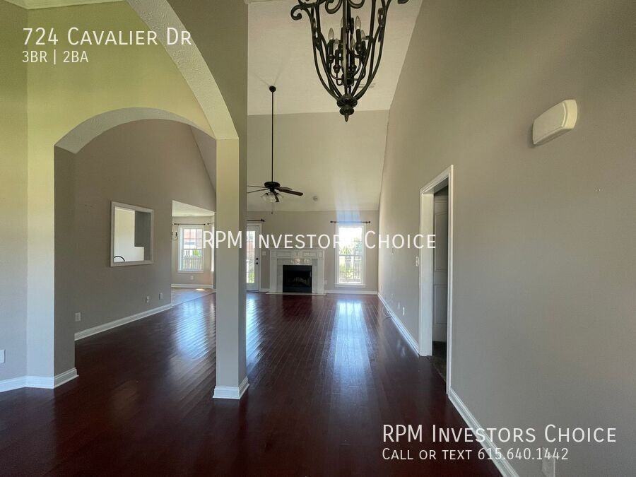 724 Cavalier Dr - Photo 3 of 18