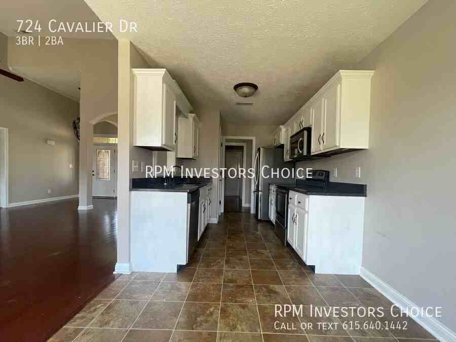 724 Cavalier Dr - Photo 6 of 18
