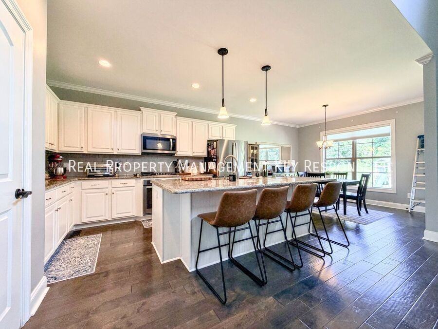 140 Houghland St - Photo 4 of 20