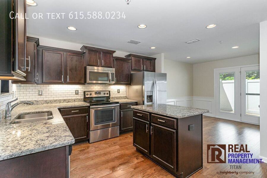 1052 Neeleys Bnd - Photo 5 of 28