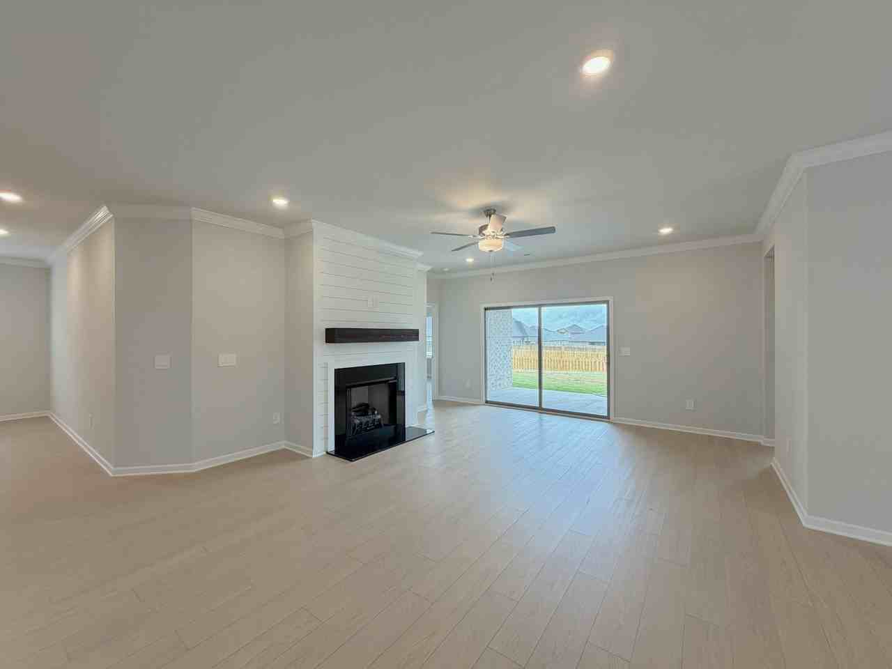 17969 Longleaf Dr - Photo 3 of 32
