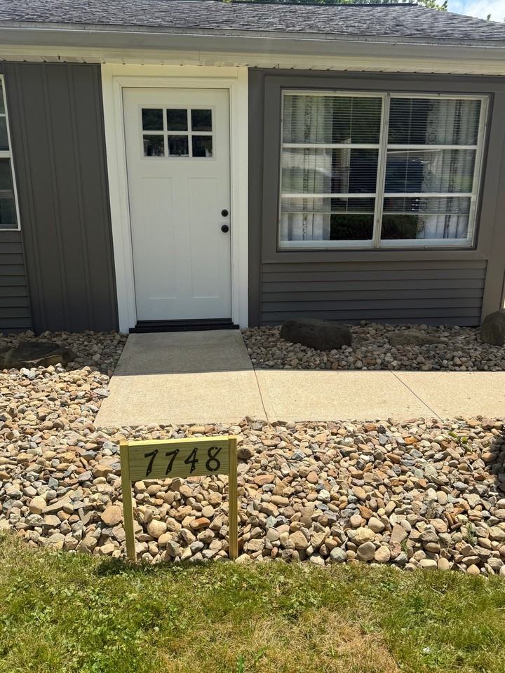 7748 Crestwood Ln - Photo 2 of 14