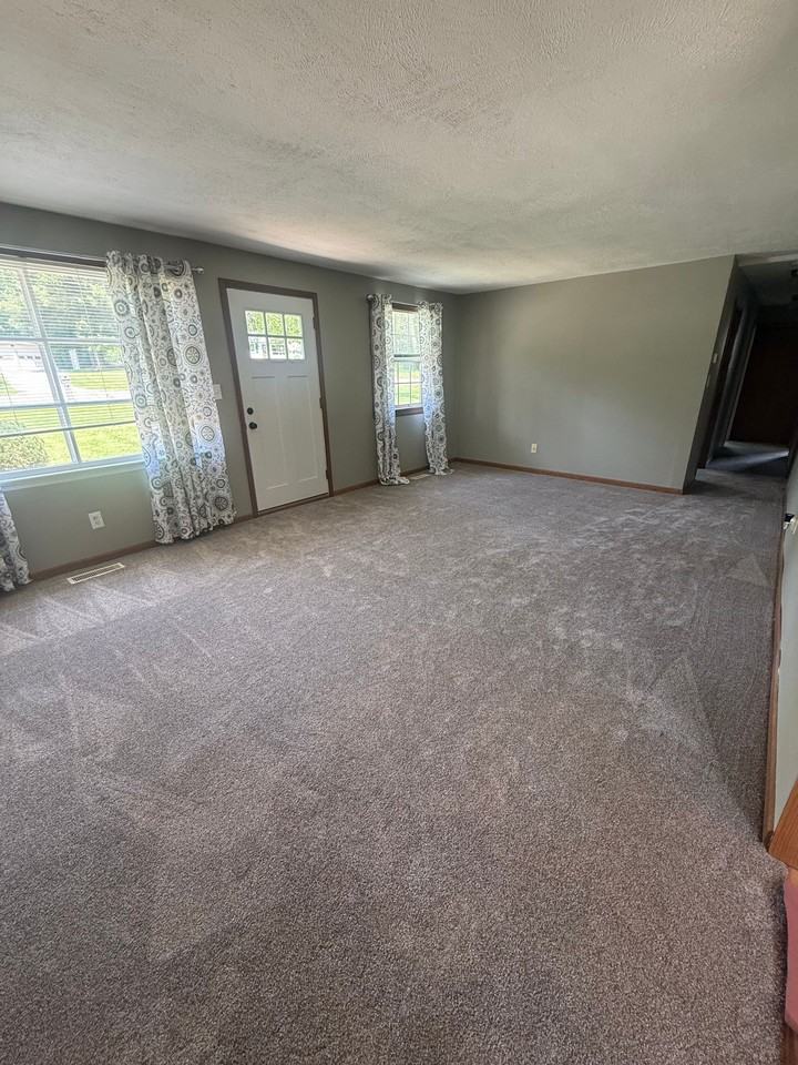 7748 Crestwood Ln - Photo 6 of 14