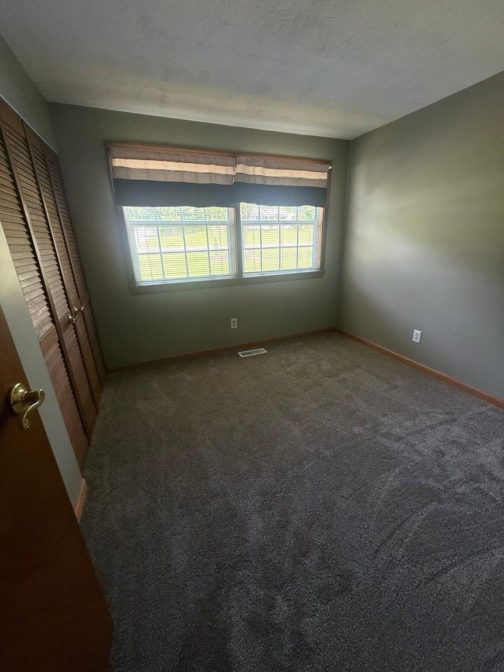 7748 Crestwood Ln - Photo 7 of 14