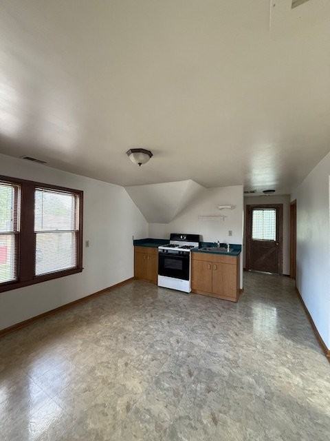 705 Rugby St - Photo 3 of 9