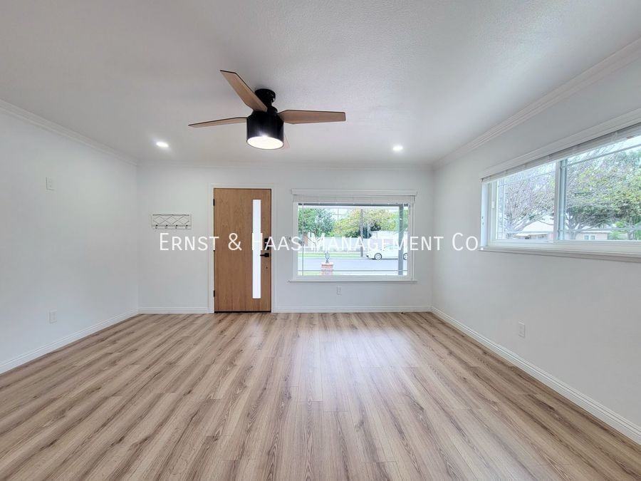 5019 Ashworth St - Photo 4 of 29