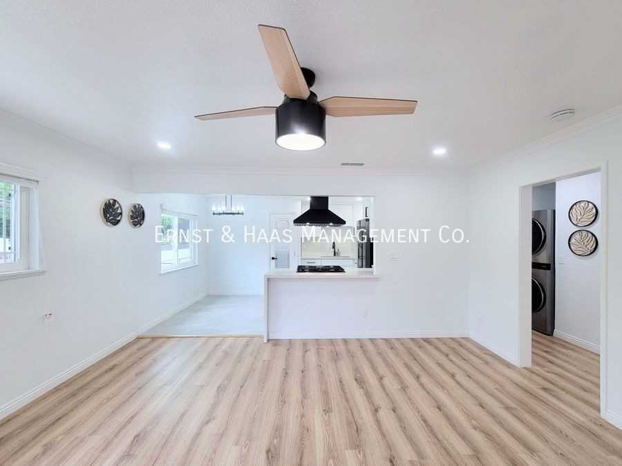 5019 Ashworth St - Photo 5 of 29