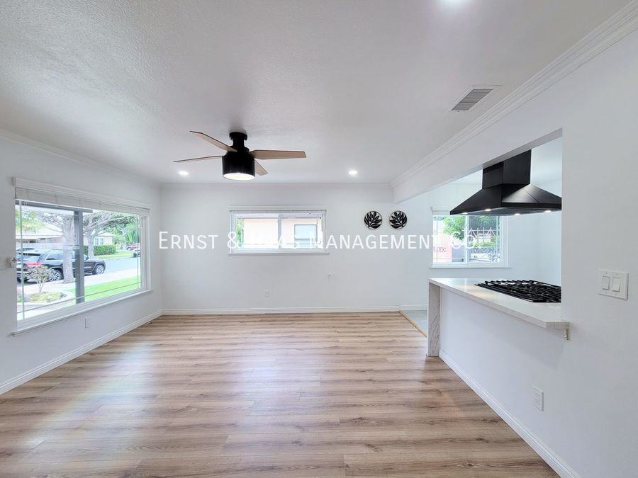 5019 Ashworth St - Photo 7 of 29