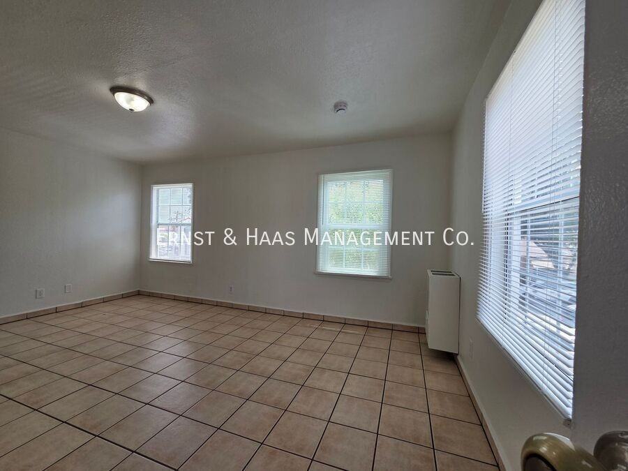 2035 Pine Ave #07 - Photo 2 of 22
