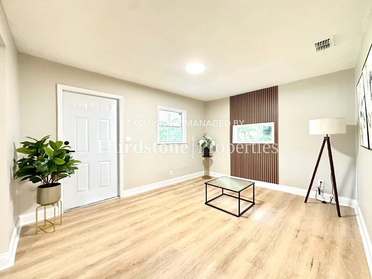 1165 Orton St - Photo 7 of 38