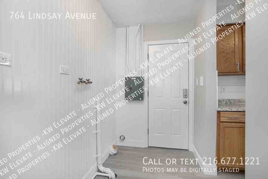 764 Lindsay Ave - Photo 3 of 19
