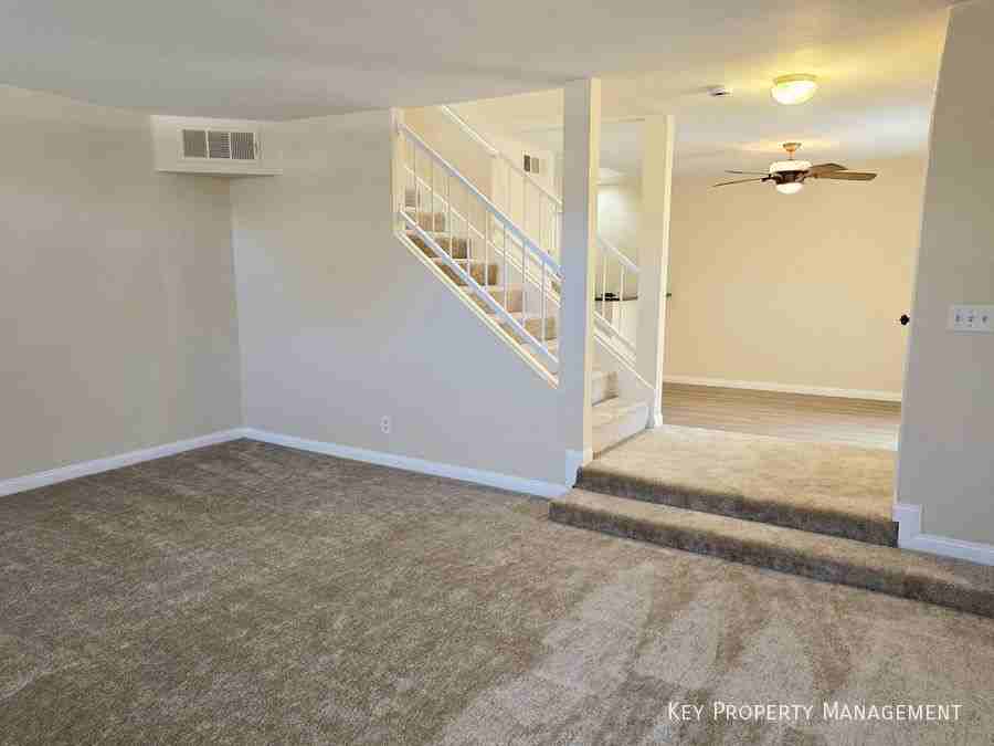 2817 Crystal Lantern Dr - Photo 6 of 33