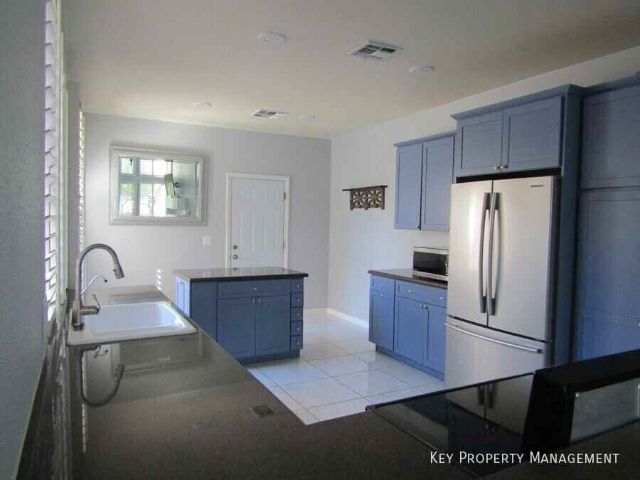 8521 Heather Downs Dr - Photo 4 of 18