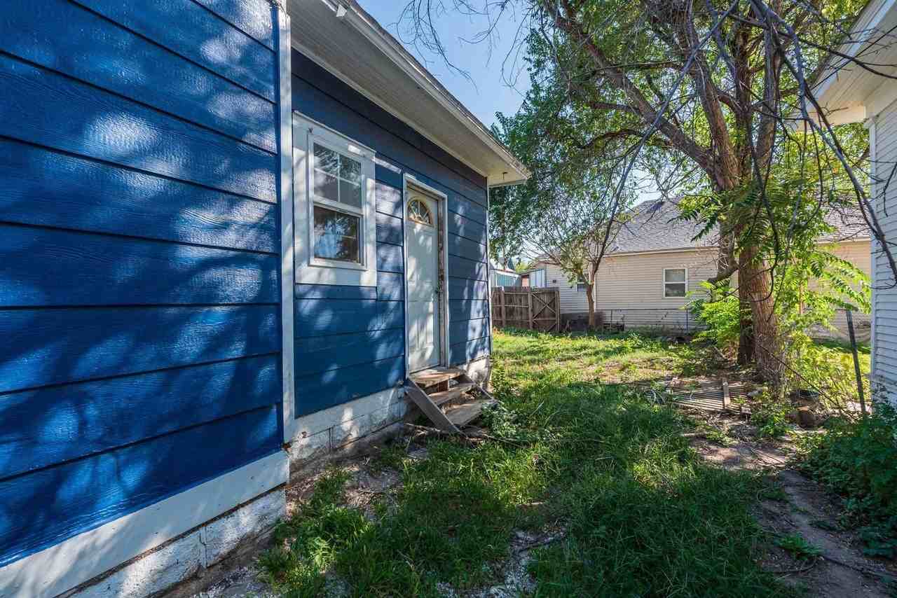 1604 N Topeka St - Photo 3 of 18