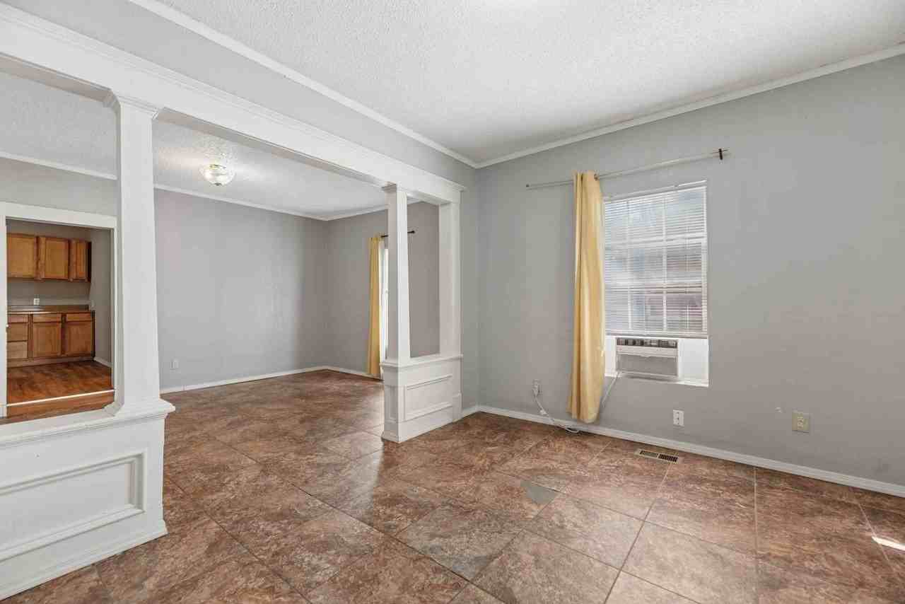 1604 N Topeka St - Photo 5 of 18