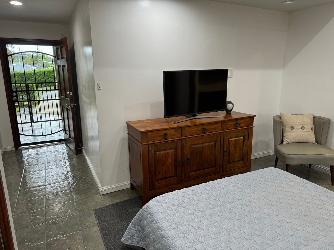 610 Uluoa St #B - Photo 6 of 11