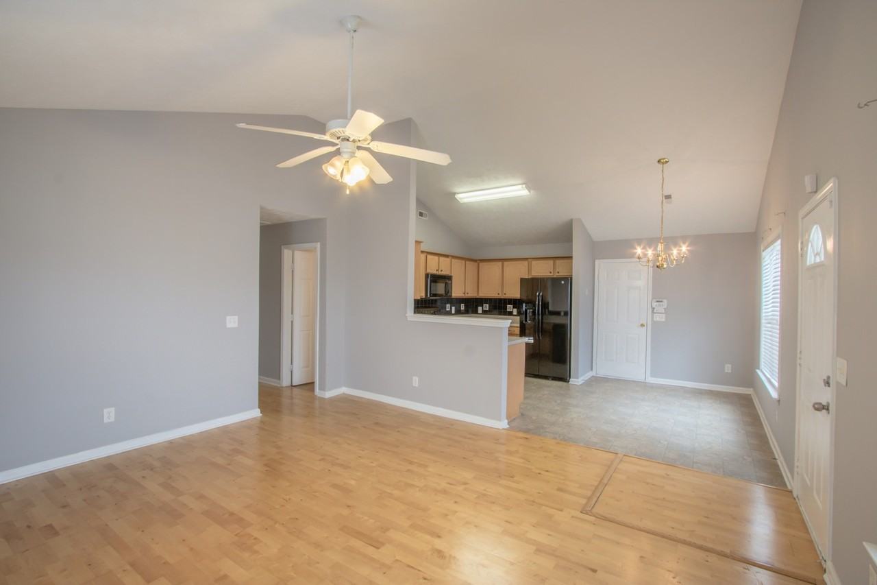 4054 Margo Cir - Photo 5 of 19